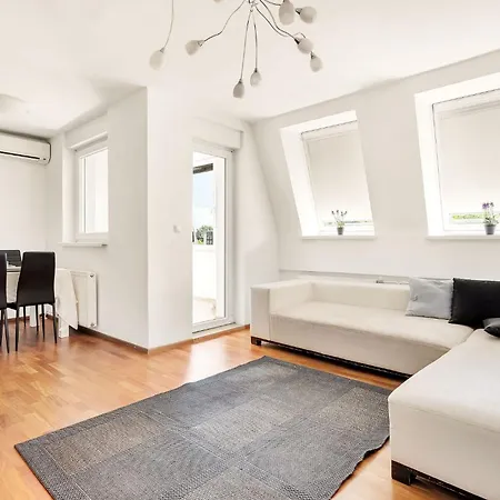 Jaques Apartment *